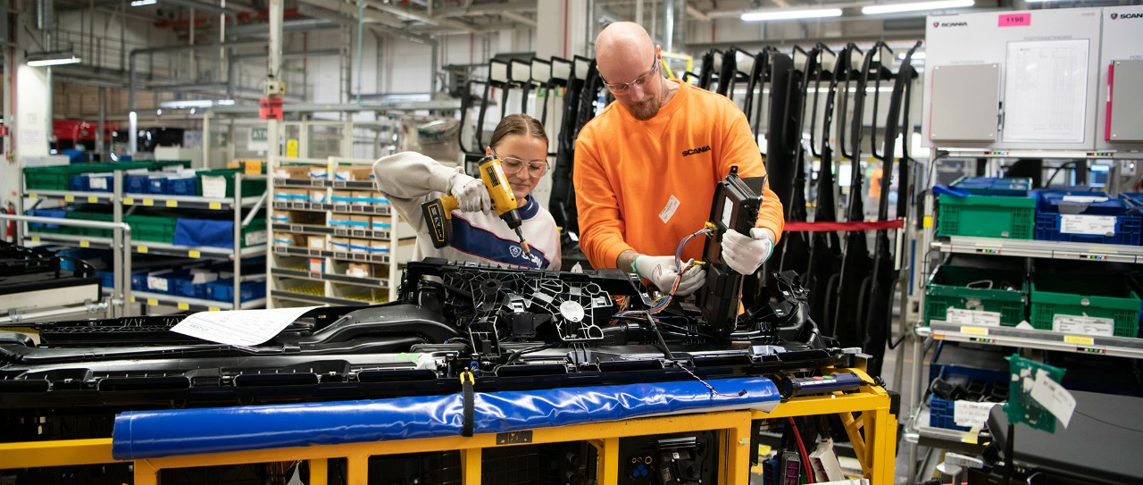 Scania skall locka folk till lastbilsverkstäder-hero-image